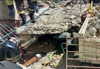 Esplosione all’alba a Porto Sant’Elpidio: crolla una palazzina, una vittima e due feriti